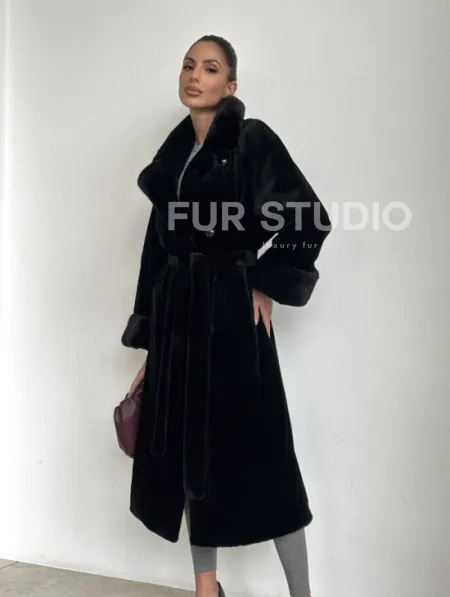 Элитная шуба из меха стриженой черной норки - фото 10