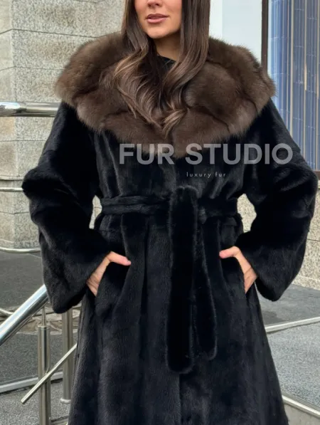 Черная норковая шуба с капюшоном куница - фото 2