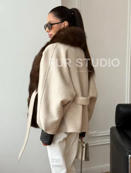 Женское шерстяное полупальто с мехом - фото 9