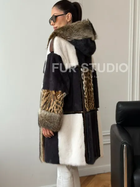 Комбинированная норковая шуба с капюшоном - фото 7