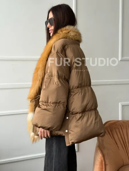 Женский пуховик оверсайз с мехом лисы - фото 6