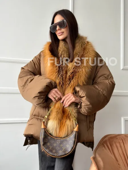 Женский пуховик оверсайз с мехом лисы - фото 12