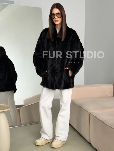 Шуба норковая из кусочков в стиле оверсайз - фото 3
