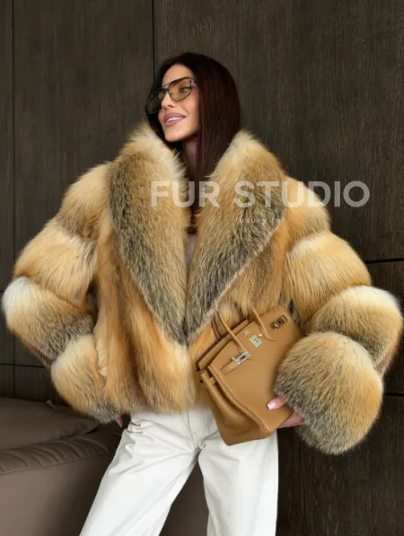 Полушубок-кроп с шалевым воротником из лисы - фото 13