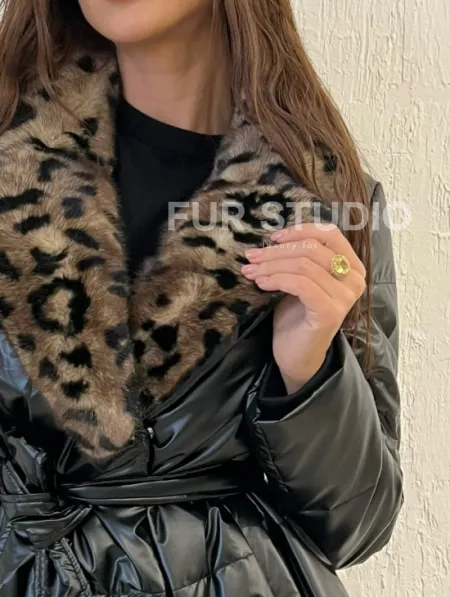 Пуховик с мехом норки в анималистическом принте - фото 1