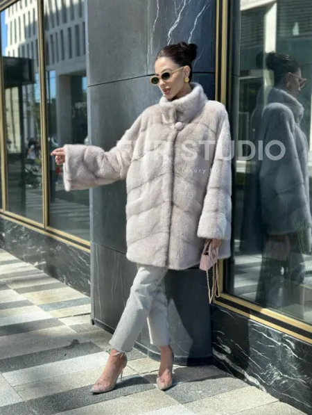 Норковая шуба в цвете нюд - фото 11