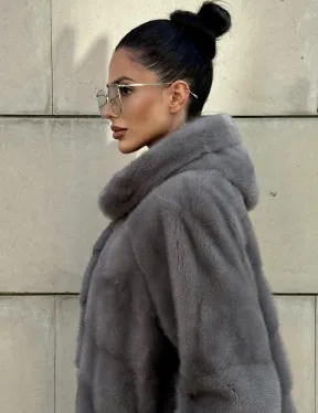 Шуба в диагональной выкладке меха норки, графит грей с капюшоном - фото 5