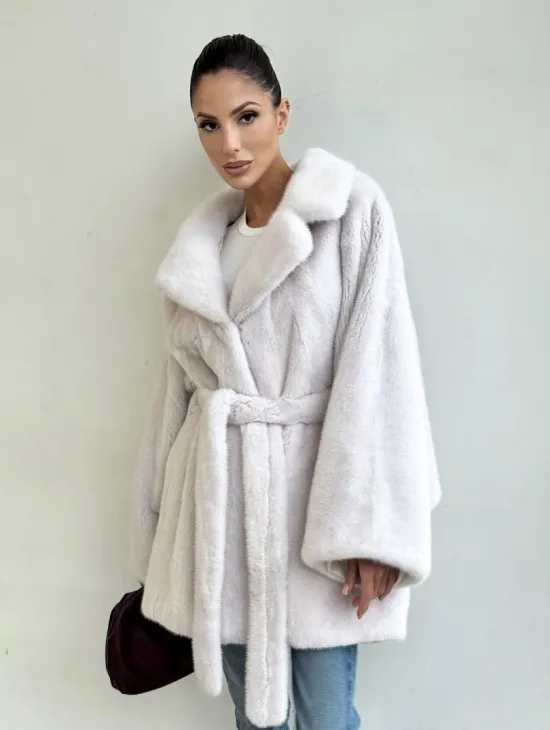 Premium шуба Летучая мышь из меха норки SAGA FURS с потайным меховым поясом - фото 8