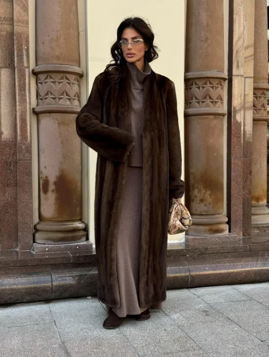 Модная длинная норковая шуба «зима 2025» из скандинавской норки - цвет орех - фото 8
