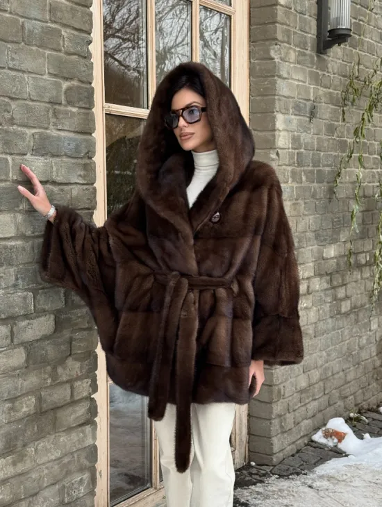 Полушубок из натурального меха норки Nafa mink в цвете соболь с капюшоном, фасон - летучая мышь - фото 11