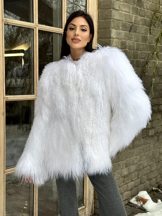Шуба белая из меха ламы без воротника - фото 3