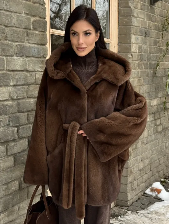 Шуба летучая мышь мех NAFA с капюшоном - цвет соболь - фото 0