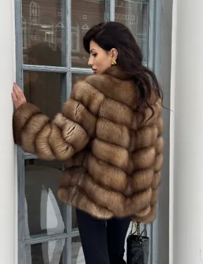 Шуба из меха куницы с V-образным воротником - фото 12