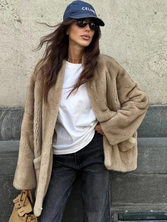 Норковый жакет в натуральном цвете пастель с V-образным воротником - фото 0