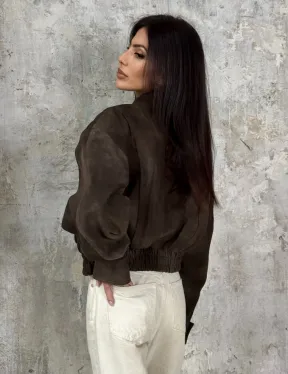 Современный кроп - бомбер из натуральной замши - фото 2