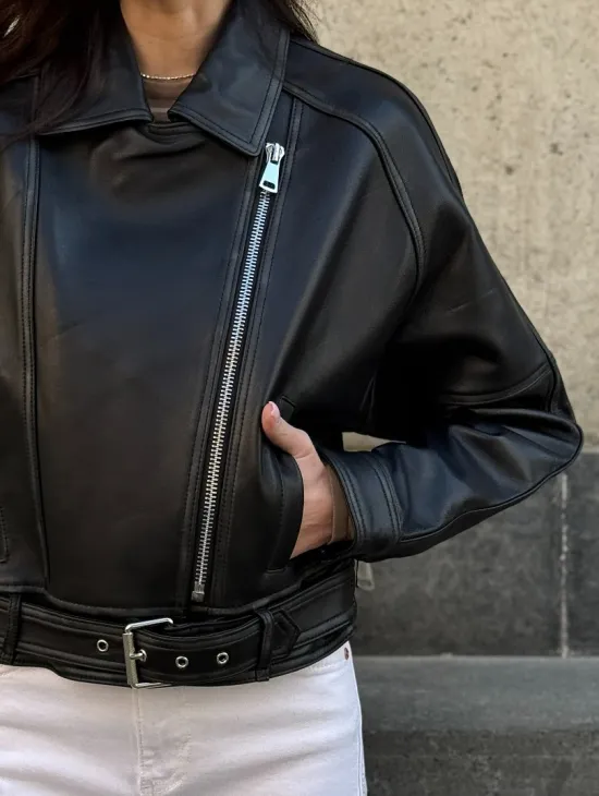 Кожаная куртка в стиле Casual - фото 1