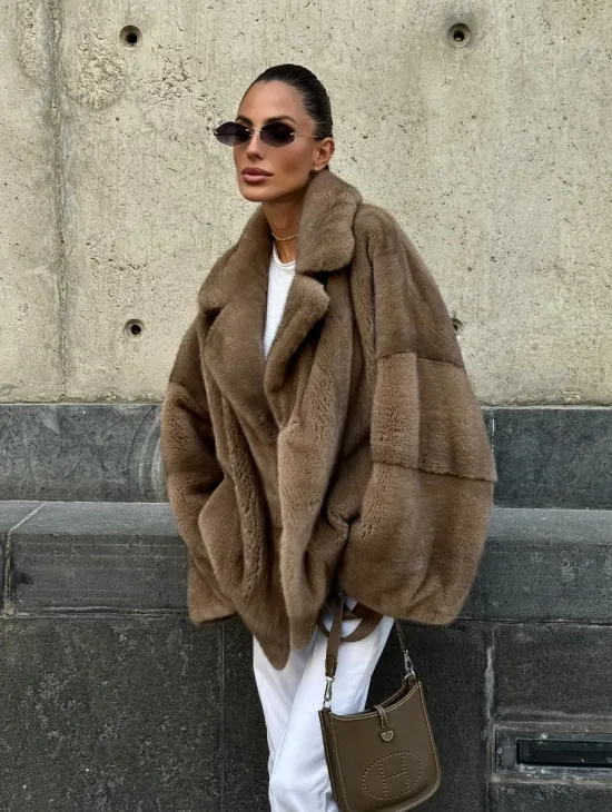 Норковый полушубок в пастельном оттенке - фото 7