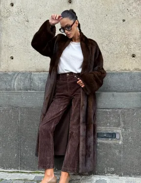 Эффектная норковая шуба цвета 