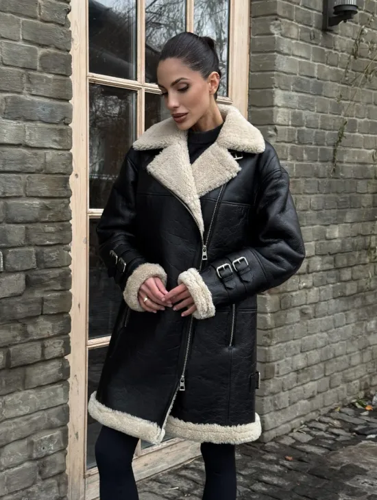 Удлиненная дубленка на белой овчине - фото 9