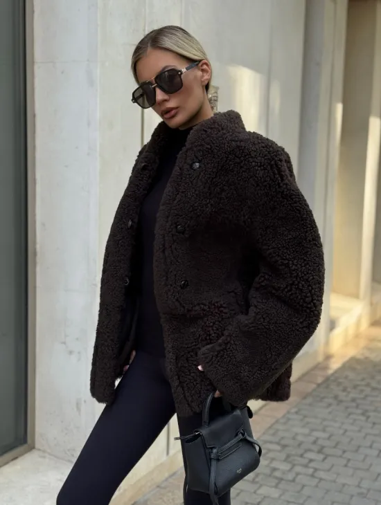 Двусторонняя коричневая дубленка из овчины - фото 4