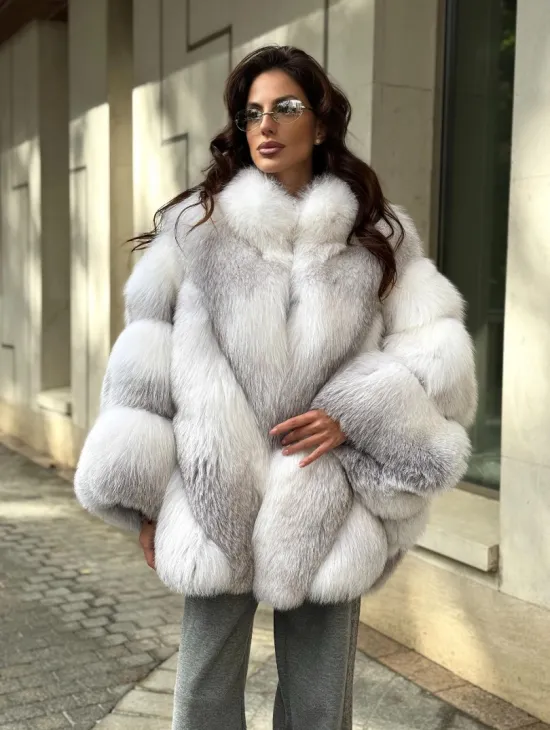 Шуба из меха альпийской лисы  