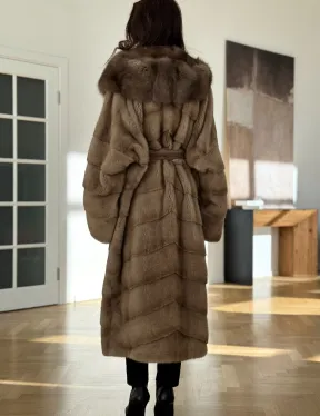 Бежевая норковая шуба с капюшоном куница - фото 3