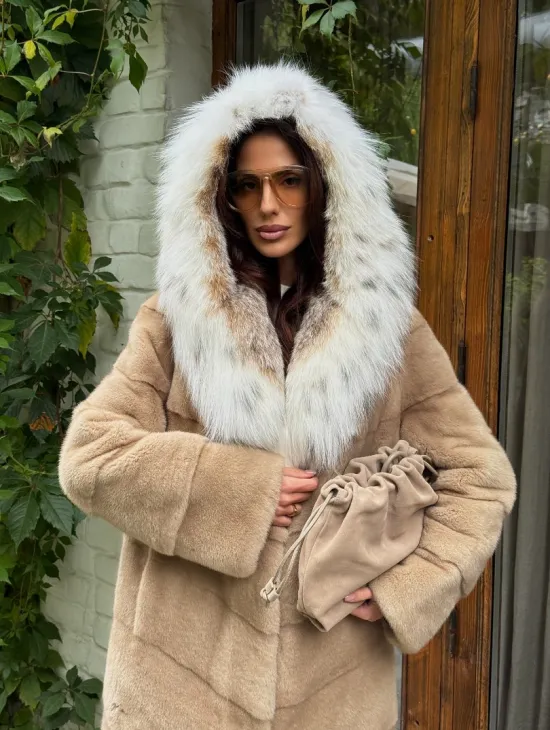 Бежевая норковая шуба с капюшоном рысь - фото 9