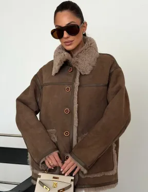 Коричневая замшевая дубленка на мехе тиградо - фото 7