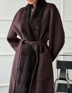 Длинное демисезонное пальто с мехом норки - фото 1