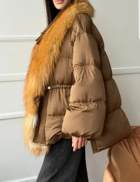 Женский пуховик оверсайз с мехом лисы - фото 3