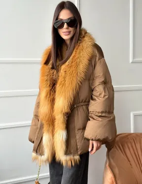 Женский пуховик оверсайз с мехом лисы - фото 7