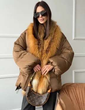 Женский пуховик оверсайз с мехом лисы - фото 0