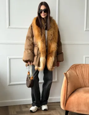 Женский пуховик оверсайз с мехом лисы - фото 8