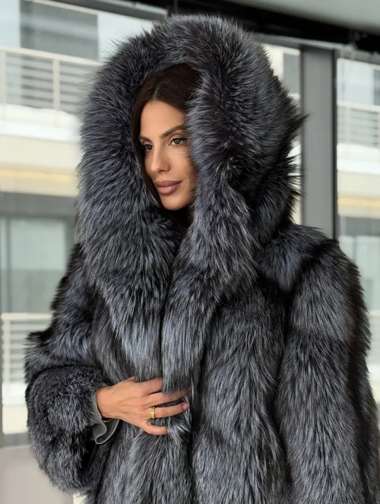 Полушубок из чернобурки с капюшоном - фото 7