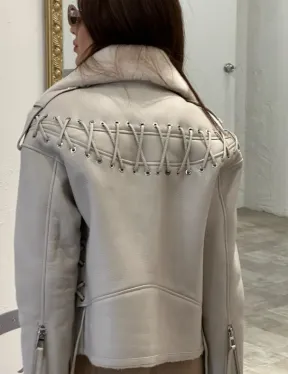 Дубленка-авиатор из натуральной овчины со шнуровкой - фото 2