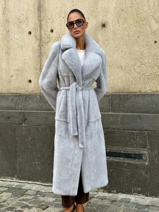 Голубая шуба из плюшевой норки “Velvet” - фото 5