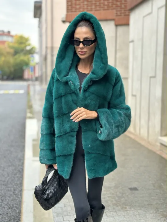 Короткая норковая шуба с капюшоном - цвет морской изумруд - фото 0