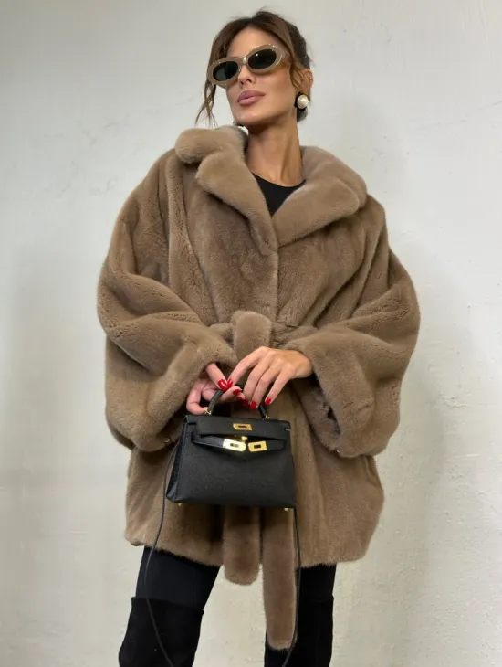 Шуба летучая мышь мех VELVET английский воротник - цвет палевый - фото 0