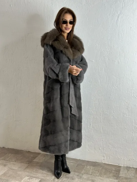 Удлиненная норковая шуба с капюшоном из куницы - цвет графит грей - фото 5